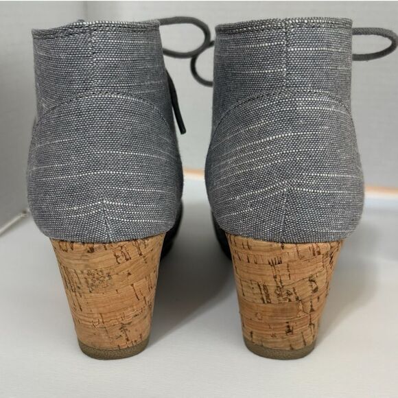 Soda Lace Up Rounded Close toe Oxford Women’s 7.5 Gray Cork 3” Wedge Canvas Box. - Picture 4 of 9